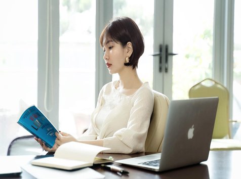 CHỊ THU TRANG